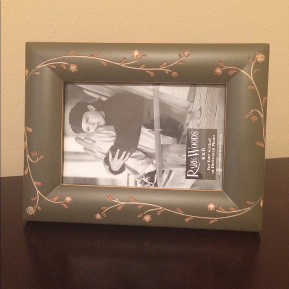 Olive Green Floral Carved Wood Picture Frame - Picture 2 of 4